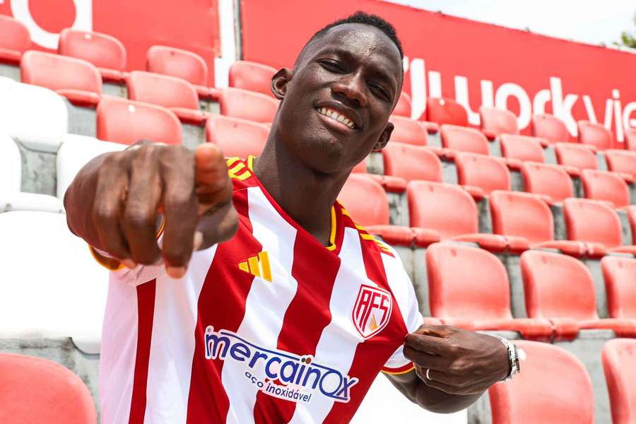 Sidi Bane oficializado pelo AFS