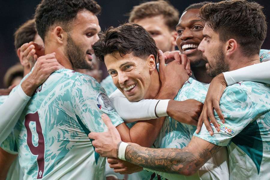 Los jugadores de Portugal celebran el 0-1 de Joao Cancelo Los jugadores de Portugal celebran el 0-1 de Joao Cancelo