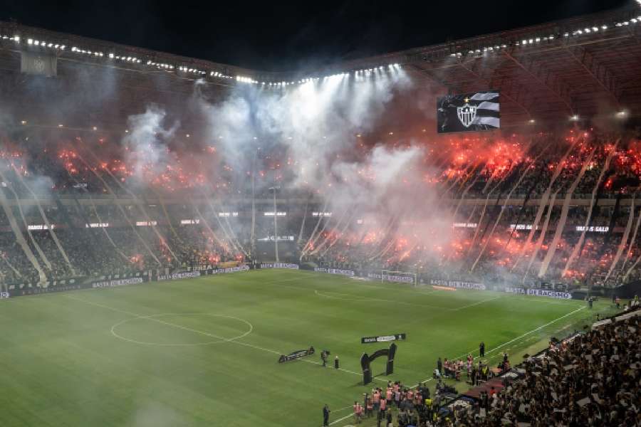 Festa da torcida do Atlético-MG na recepção ao time contra o Fluminense