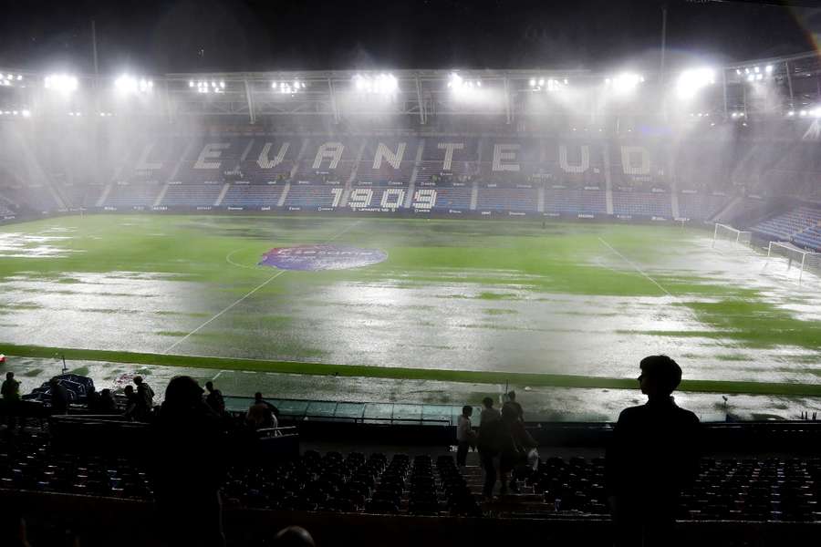 Las fuertes lluvias asolaron el Ciudad de Valencia el miércoles Las fuertes lluvias asolaron el Ciudad de Valencia el miércoles