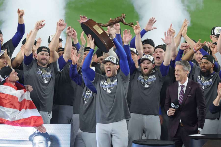 I Dodgers festeggiano la vittoria del titolo