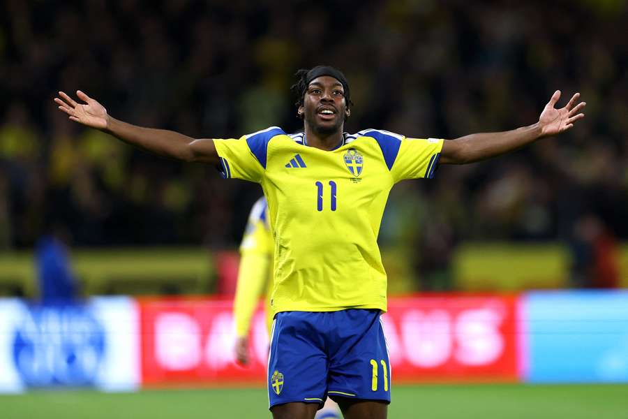 Elanga celebrates his goal