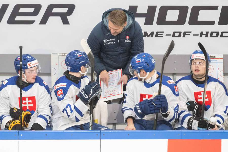 Čiernik môže byť s premiérou spokojný. Čiernik môže byť s premiérou spokojný.