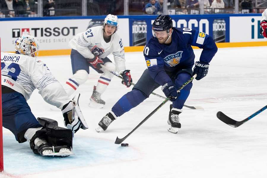 Finland overvinder fransk chokstart og sejrer ved ishockey-VM