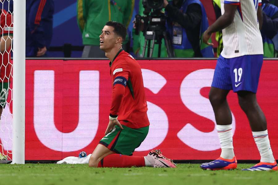 O desalento de Cristiano Ronaldo após a eliminação do Euro-2024