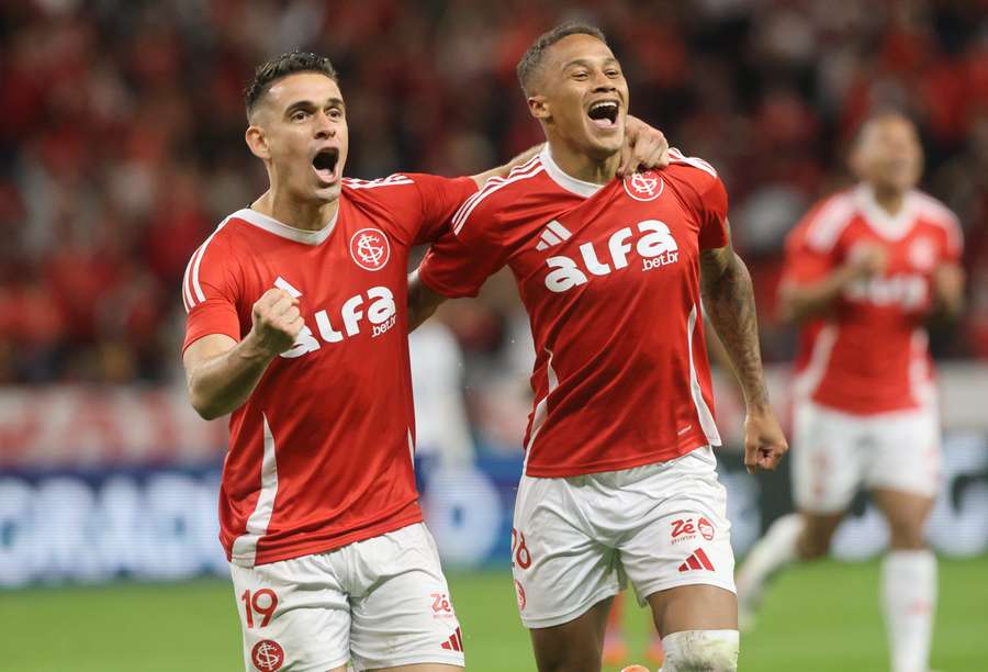 Vitinho fez dois gols para o Internacional Vitinho fez dois gols para o Internacional