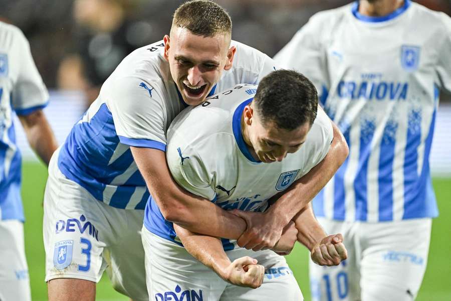 Carlos Mora sărbătorește după ce a marcat un gol în meciul cu Başakşehir
