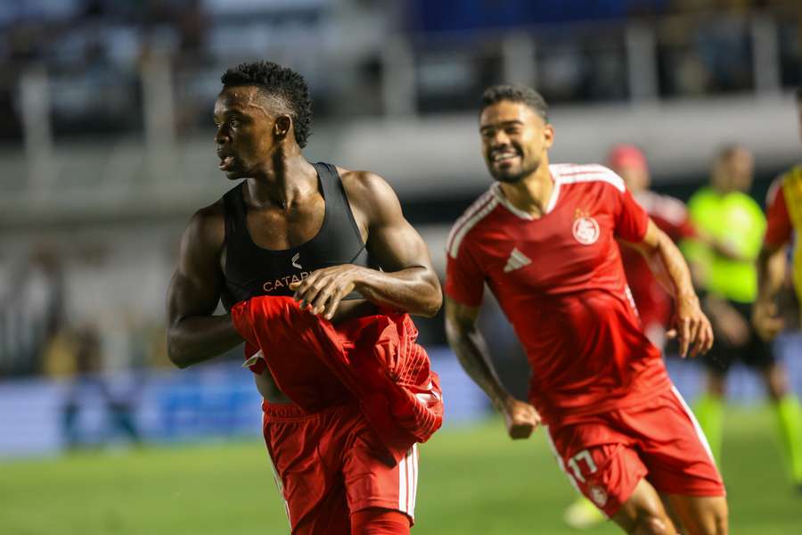 Inter conseguiu a vitória com gol de Carbonero nos acréscimos