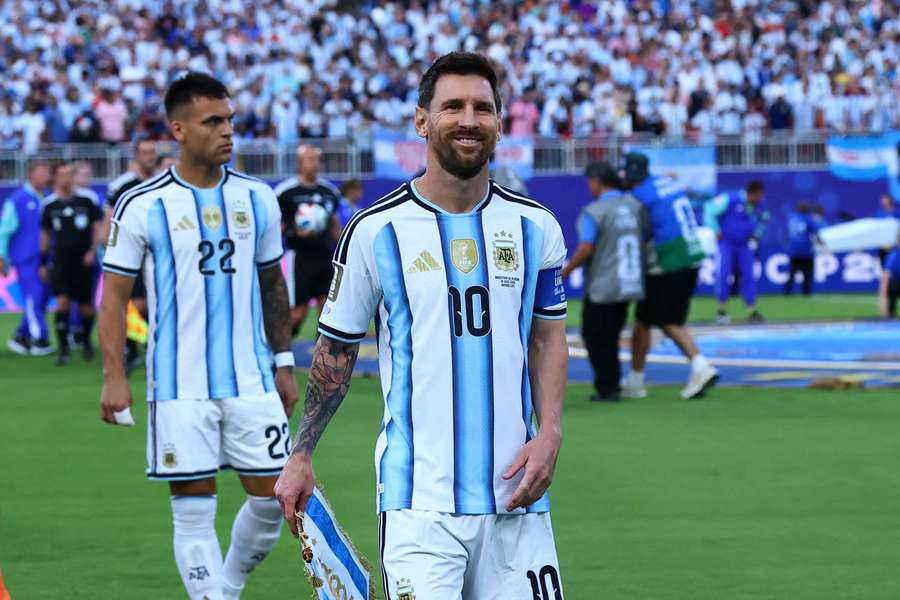 Messi, feliz tras su debut Messi, feliz tras su debut