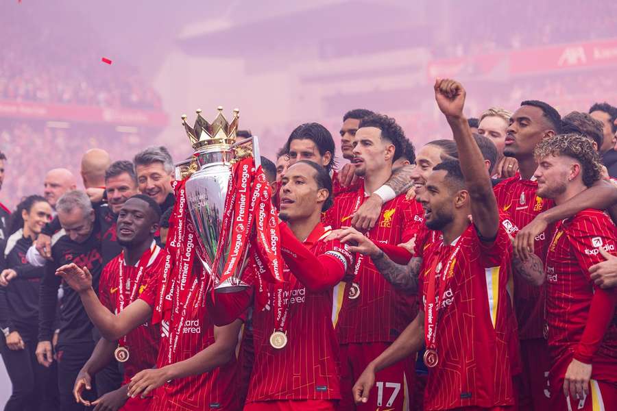 Van Dijk, Salah full of pride as Liverpool celebrate lifting Premier League trophy