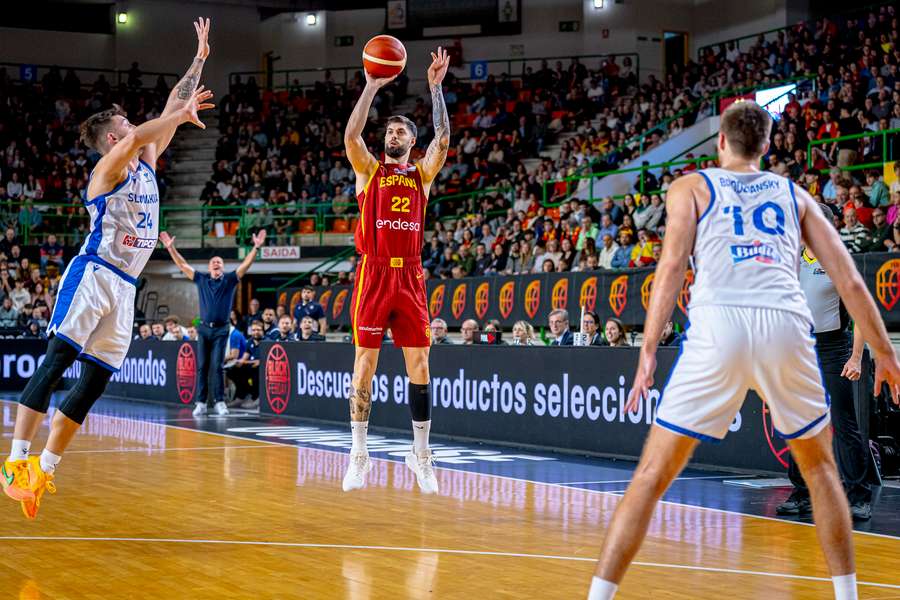 Santi Yusta, elegancia desde el triple