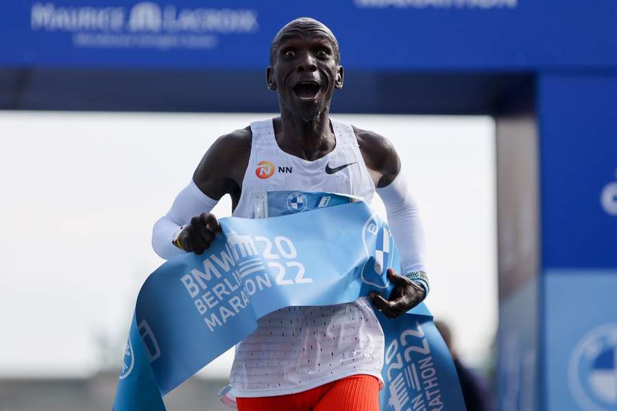 Eliud Kipchoge prekonal svoj doterajší rekord.