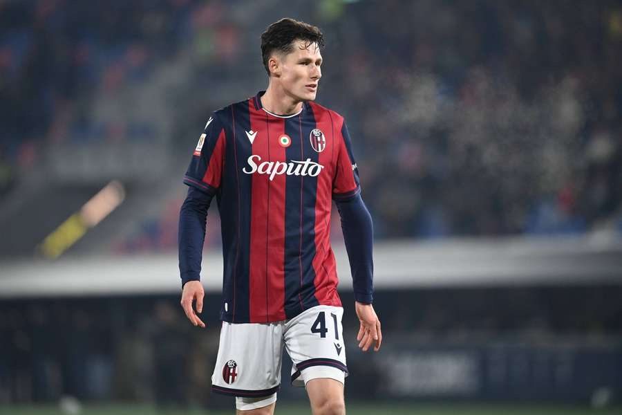 Martin Vitík po ráně míčem do hlavy nedohrál ligové utkání Boloni v Pise.