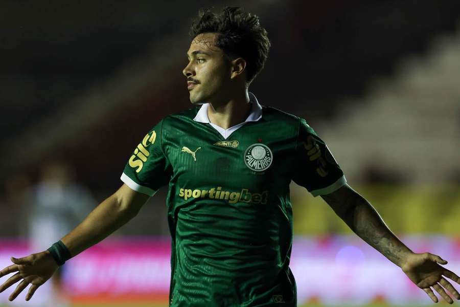 Maurício abriu a contagem no Limeirão com golaço de cobertura 
