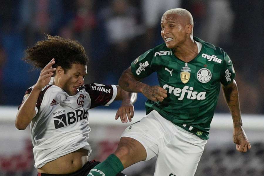 Deyverson e Willian Arão em Palmeiras x Flamengo na final da Libertadores 2021