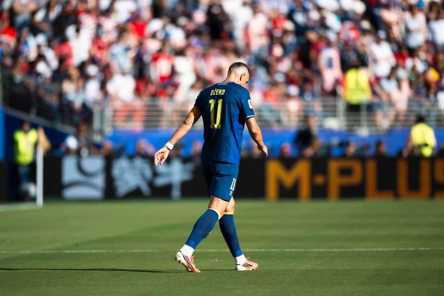 Edin Dzeko ist Bosiens Rekord-Nationalspieler Edin Dzeko ist Bosiens Rekord-Nationalspieler