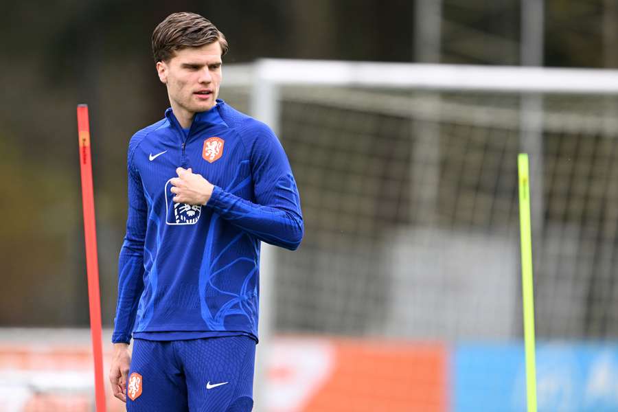 Bjorn Meijer op het trainingsveld bij Jong Oranje in maart van dit jaar