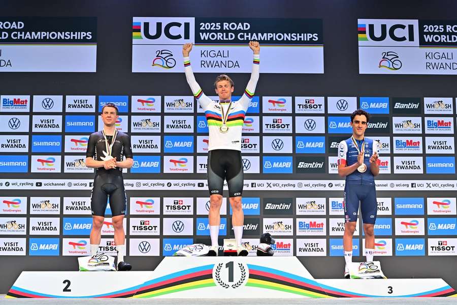 Jakob Söderqvist no lugar mais alto do pódio