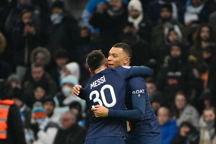 Kylian Mbappé e Leo Messi ai tempi del PSG
