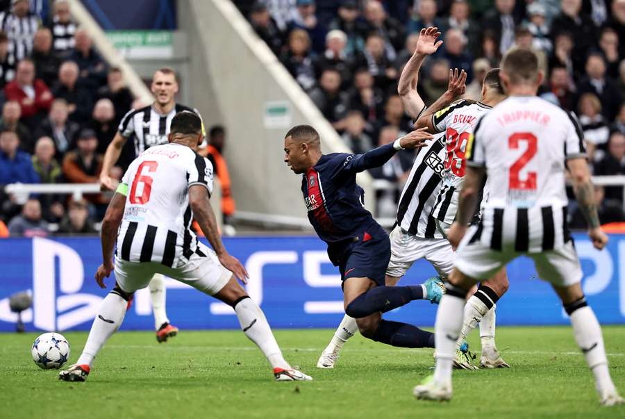 În meciul tur, Newcastle s-a impus cu 4-1 în fața lui PSG