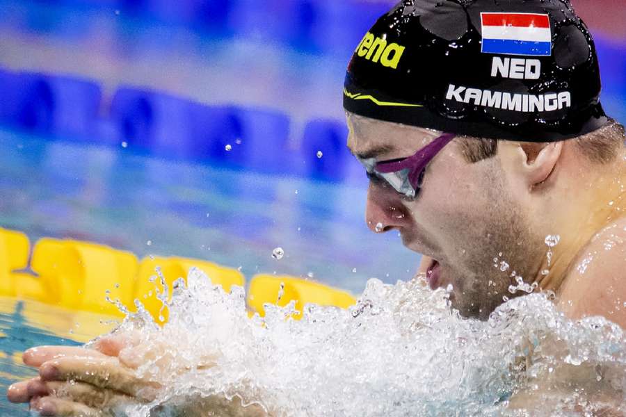 Arno Kamminga in actie op de 200 meter schoolslag tijdens de Eindhoven Qualification Meet