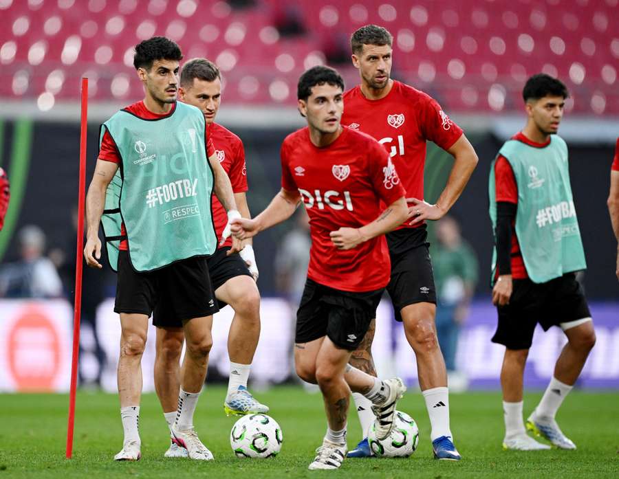 Sergio Camello in training with Rayo Vallecano ahead of the final Sergio Camello in training with Rayo Vallecano ahead of the final