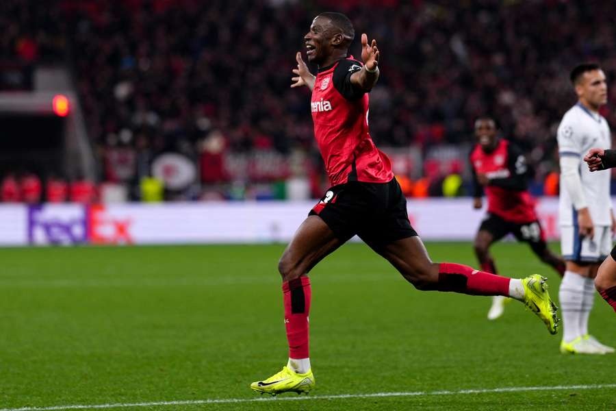 Nordi Mukiele fez o gol da vitória do Leverkusen sobre a Inter de Milão