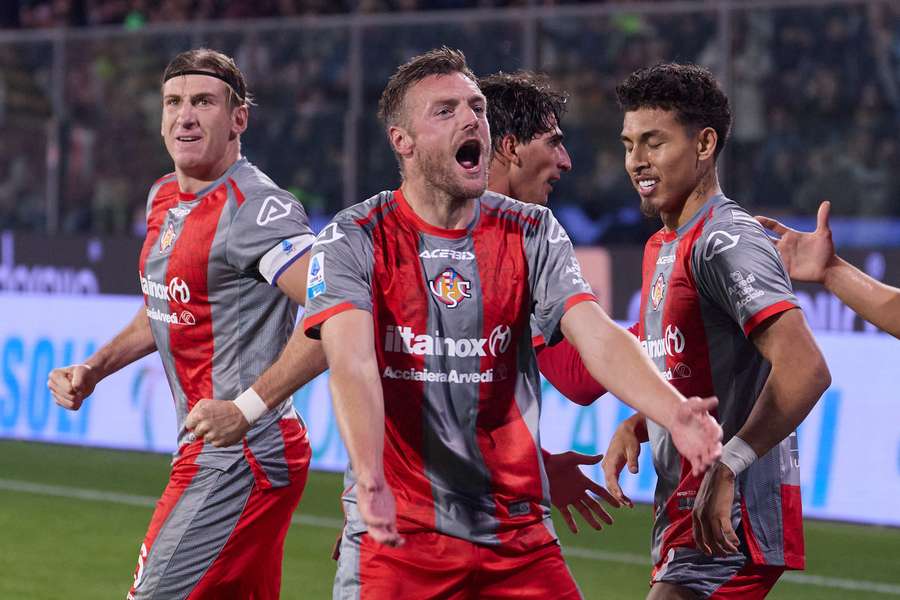 Jamie Vardy celebrates Jamie Vardy celebrates