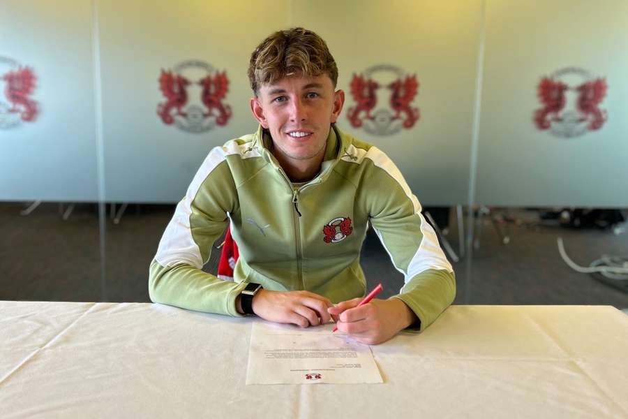 DONE DEAL: Leyton Orient snap up Newcastle midfielder White DONE DEAL: Leyton Orient snap up Newcastle midfielder White