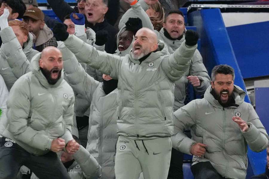 Chelsea's head coach Enzo Maresca and the bench celebrate Chelsea's head coach Enzo Maresca and the bench celebrate