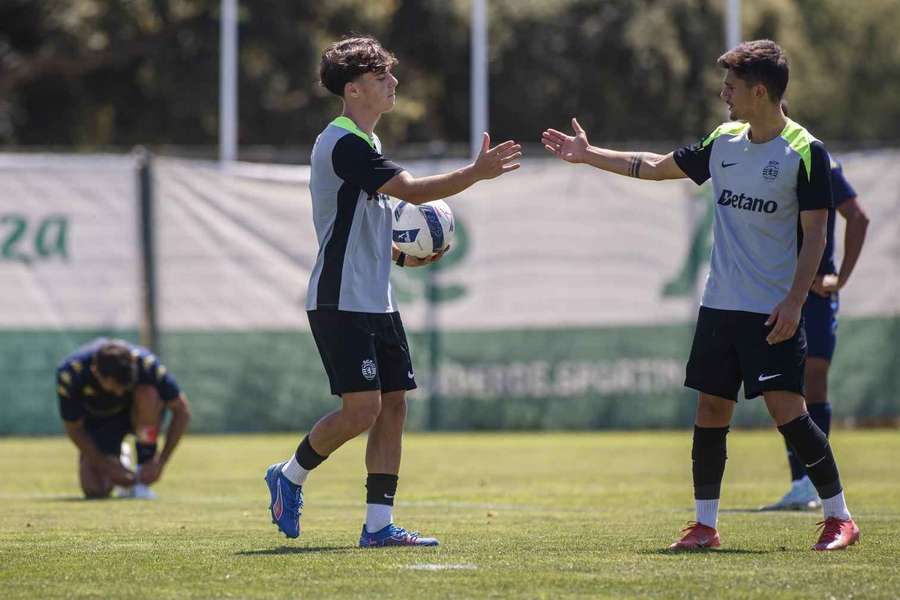 Sporting B em ação na Academia Cristiano Ronaldo
