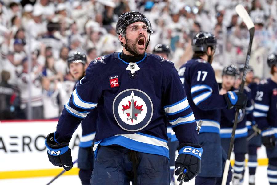 Niebywały mecz w NHL. Bramka na dwie sekundy przed końcem i zwycięstwo Jets w dogrywce