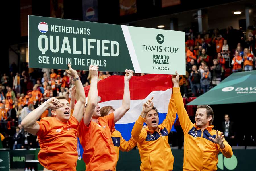 De Nederlandse tennissers zijn in de groepsfase van de Davis Cup gekoppeld aan titelverdediger Italië