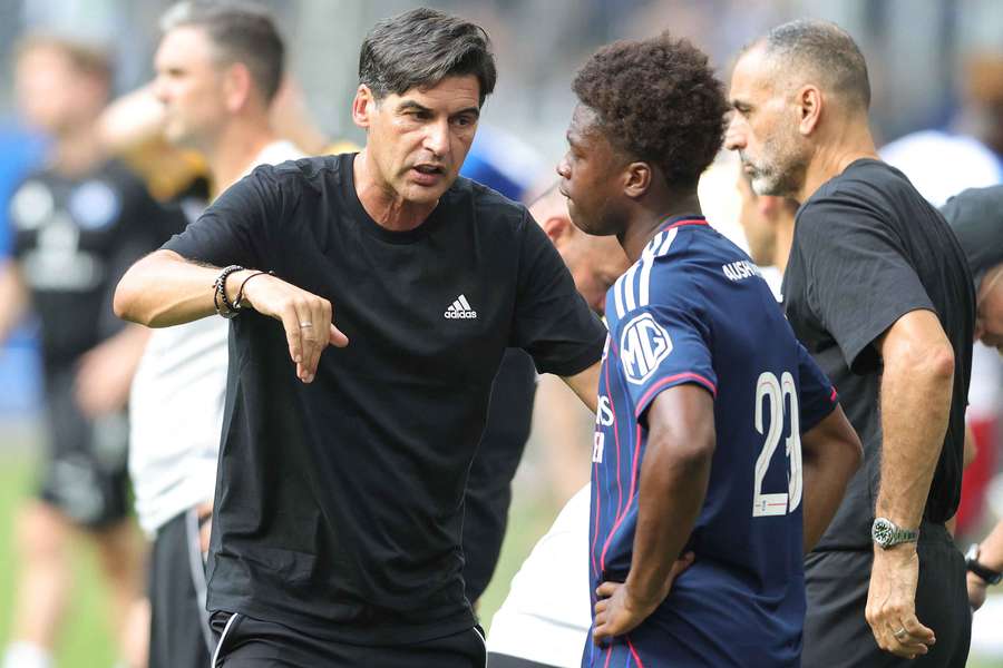 Paulo Fonseca et Enzo Molebe en juillet 2025 Paulo Fonseca et Enzo Molebe en juillet 2025