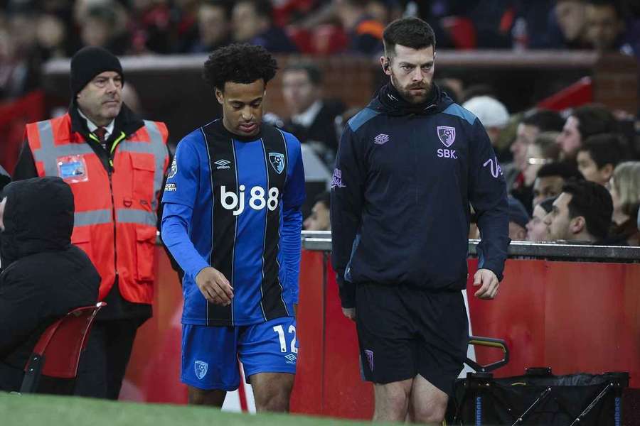 Tyler Adams saiu lesionado em Old Trafford Tyler Adams saiu lesionado em Old Trafford