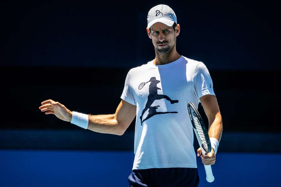 Wegen Oberschenkelprobleme: Sorgen um Novak Djokovic: Der Serbe müsste ein Trainingsspiel gegen Daniil Medwedew nach einer halben Stunde abbrechen.