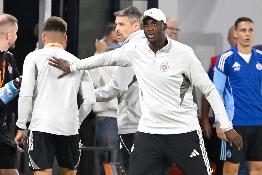 Touré prelomil sériu prehier. Touré prelomil sériu prehier.