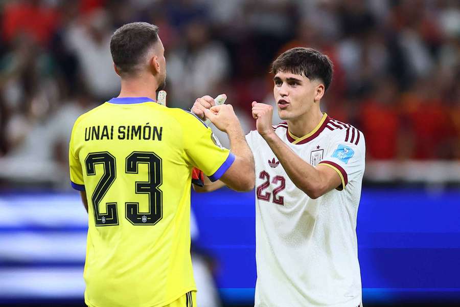 Simón a Cubarsí si môžu navzájom ďakovať. Simón a Cubarsí si môžu navzájom ďakovať.