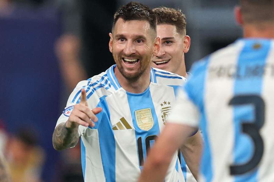 Messi tem reta final de sucesso com a camisa da Argentina