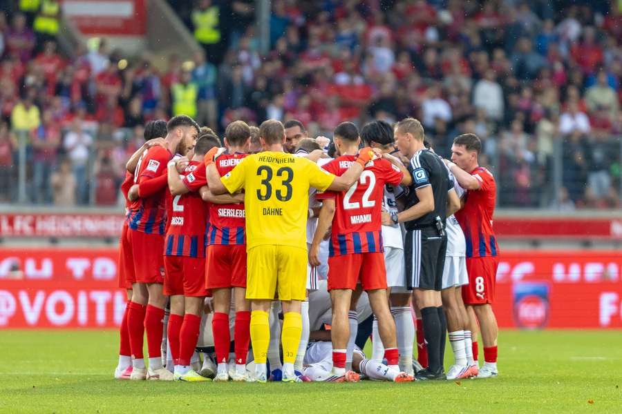 Musiala was shielded by players in the match against Heidenheim Musiala was shielded by players in the match against Heidenheim