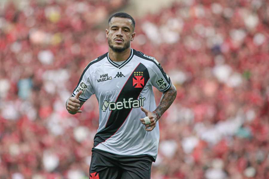 Coutinho segue vinculado ao Aston Villa