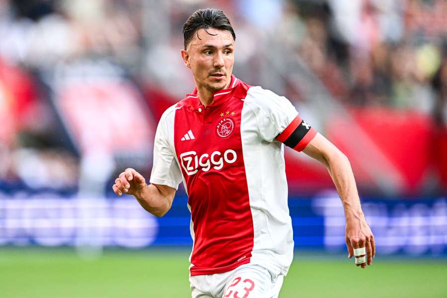 Steven Berghuis blijft dit seizoen bij Ajax