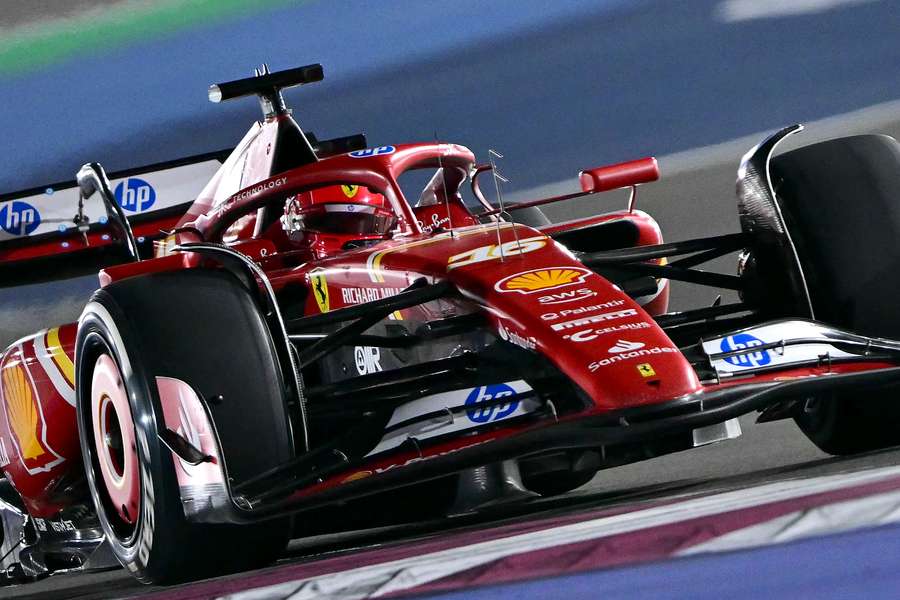Ferrari, de Leclerc, ainda briga por título de construtores