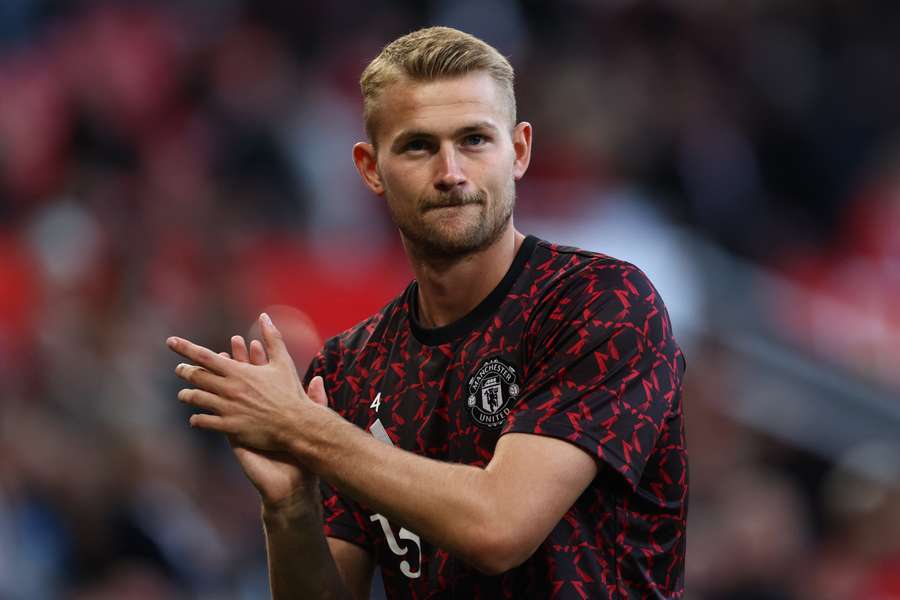 De Ligt deu respiro à torcida do United com gol de cabeça