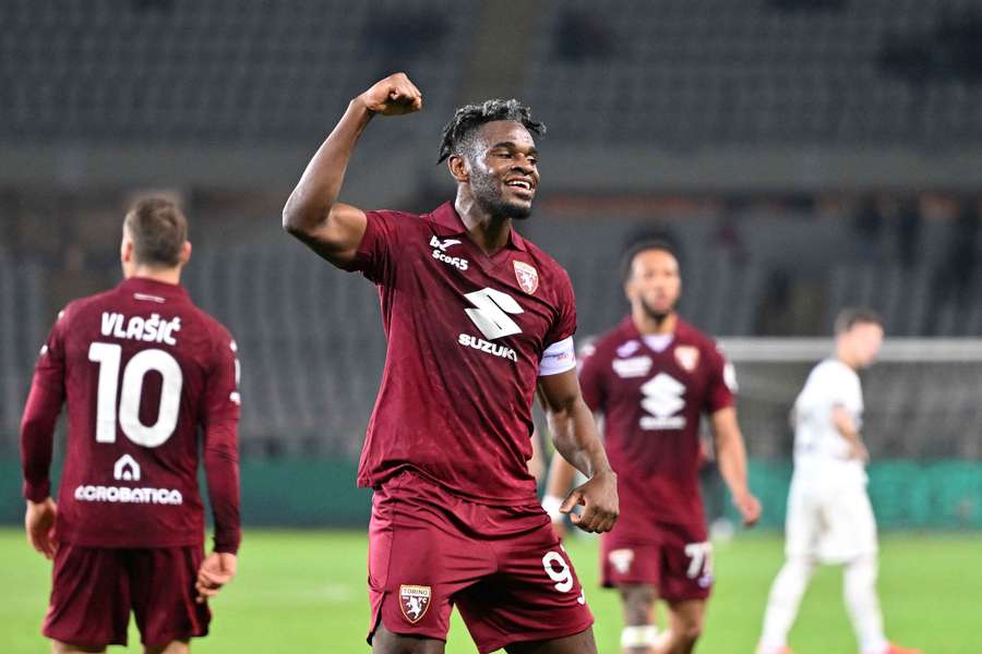 Calciomercato, Torino: rinnovo fino al 2028 per il capitano Duvan Zapata Calciomercato, Torino: rinnovo fino al 2028 per il capitano Duvan Zapata