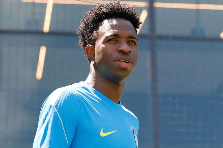 Vini Jr. em treino do Brasil na véspera da estreia na Copa do Mundo Vini Jr. em treino do Brasil na véspera da estreia na Copa do Mundo