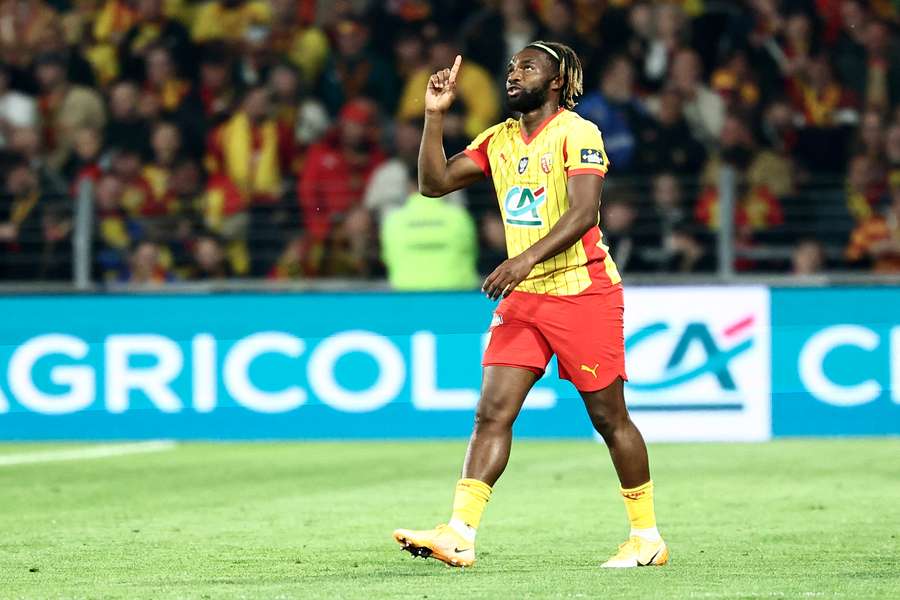 Allan Saint-Maximin avec Lens.