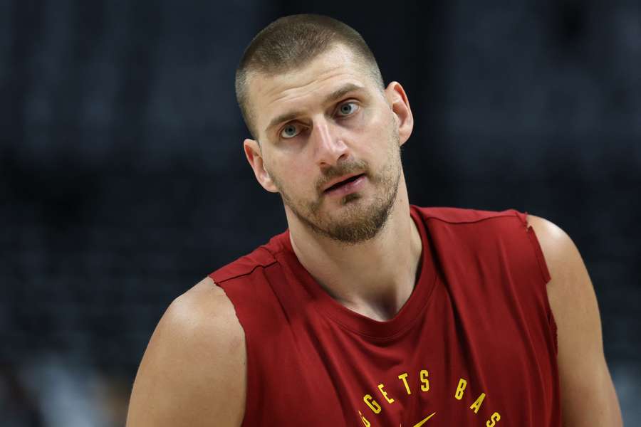 Nikola Jokić z Denver Nuggets przed meczem przeciwko Minnesota Timberwolves, 27 kwietnia 2026 r. w Ball Arena w Denver.