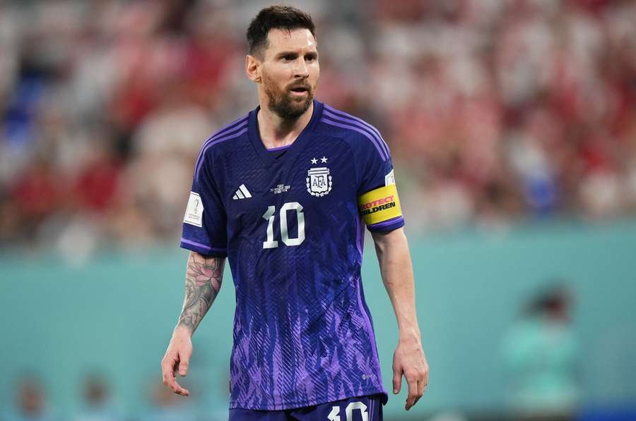 Pênalti perdido e muita participação: a atuação de Messi contra a Polônia