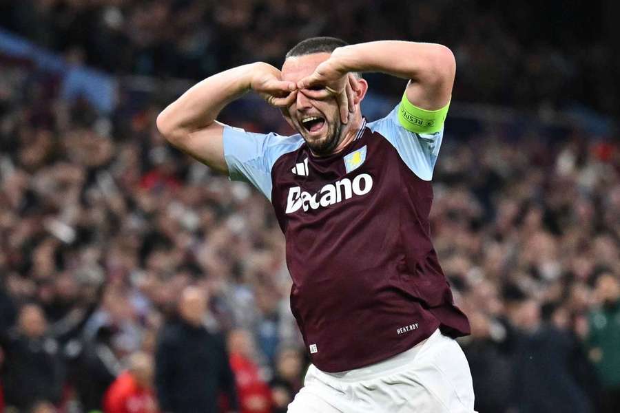 McGinn fez o primeiro do Aston Villa contra o Bologna